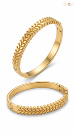 Elegant Gold-Toned Bangle Bracelet