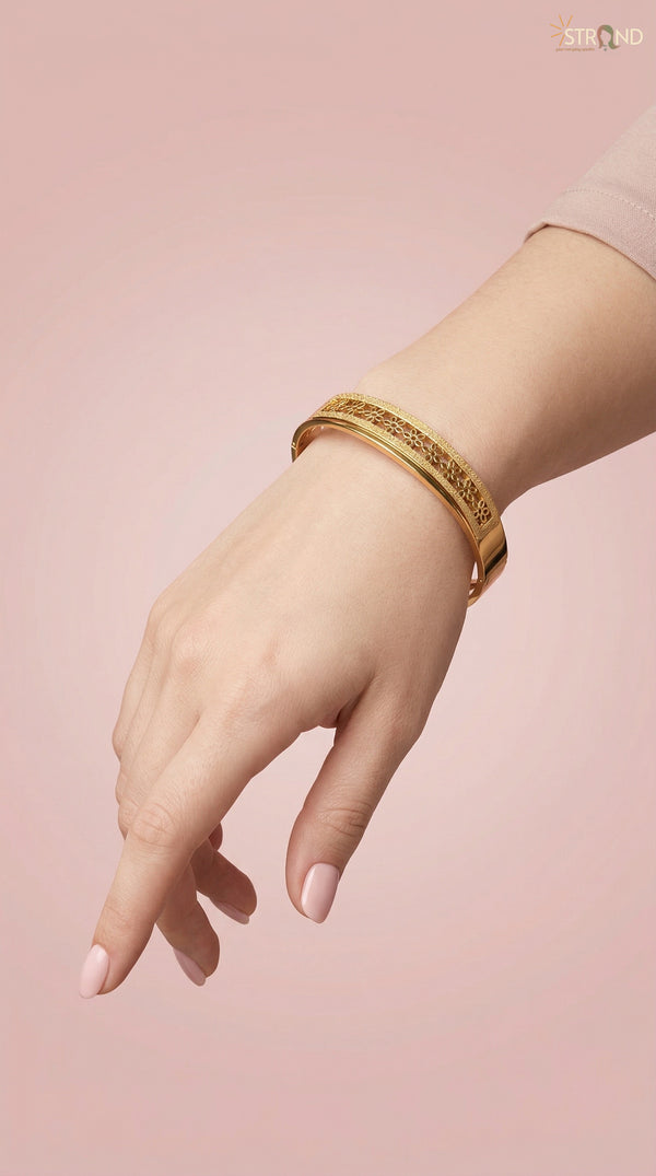 Elegant Gold Floral Bangle
