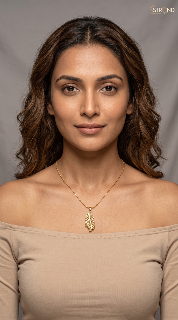 Elegant Gold Leaf Pendant Necklace