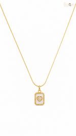 Elegant Gold Pendant Necklace