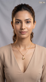 Elegant Gold Pendant Necklace with Pearls