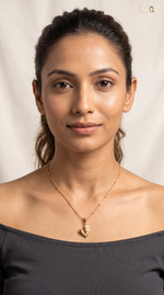 Elegant Gold Pendant Necklace with Pearls