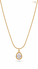 Elegant Gold Pendant Necklace with Pearl