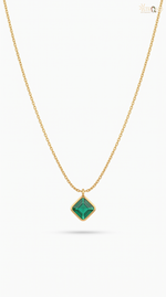 Elegant Gold Pendant Necklace