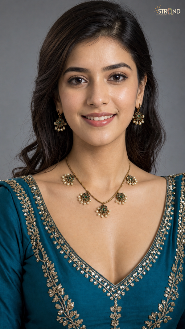 Elegant Pearl and Emerald Necklace Set